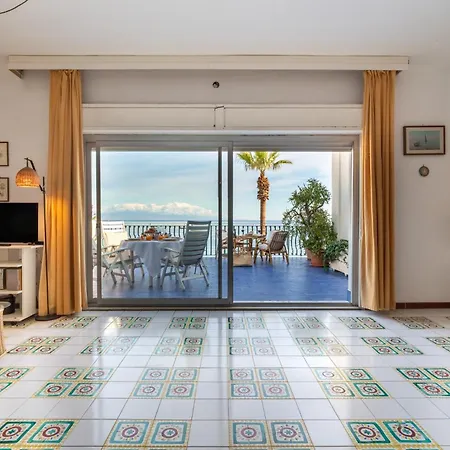Sea Escape Apartment Giardini Naxos